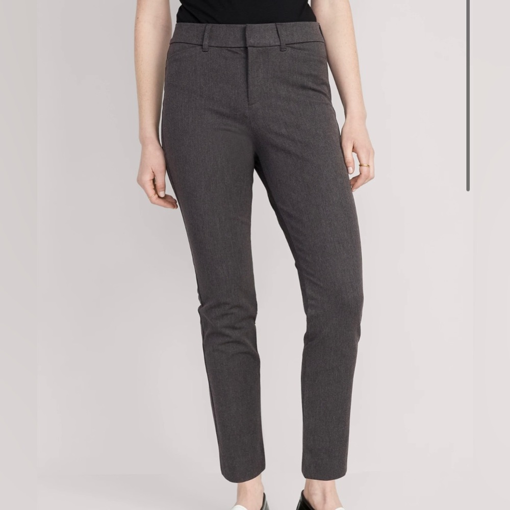 Old Navy High Rise Pixie Pants - US 2 - Excellent Condition